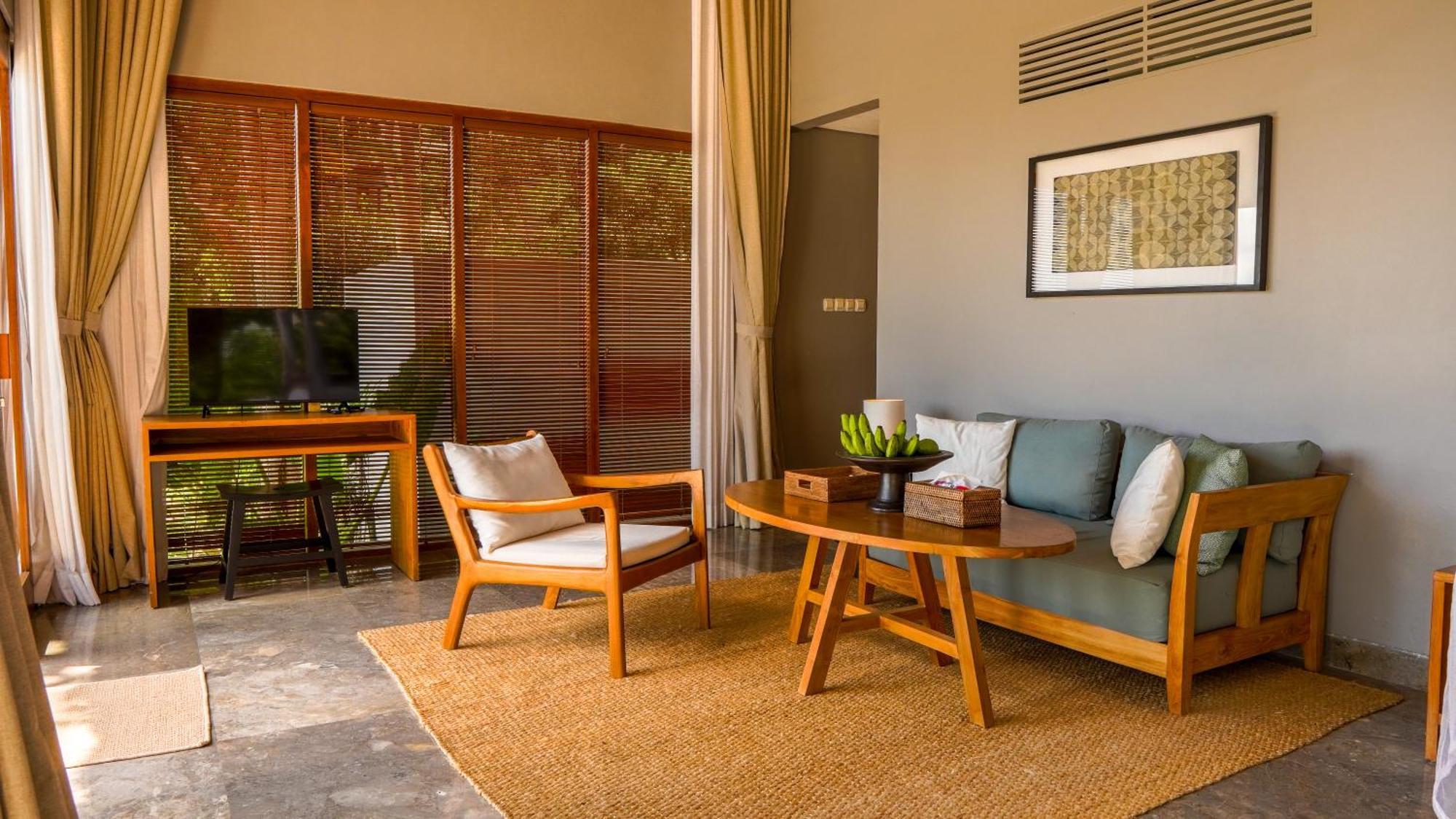 Sanglung Villas & Suites Kubutambahan  Rum bild