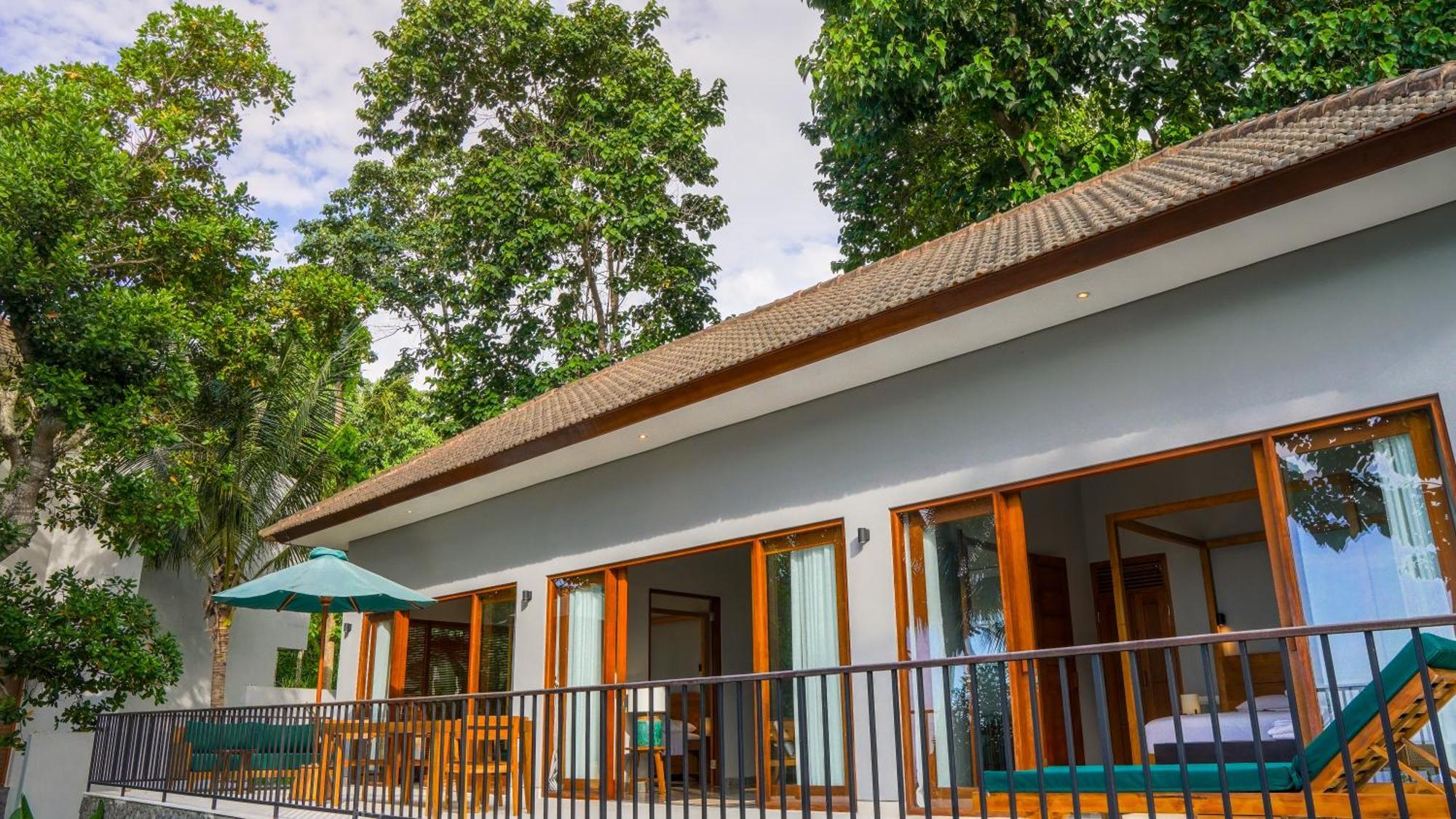 Sanglung Villas & Suites Kubutambahan  Rum bild